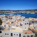 Airbnb: Colin vs Laura