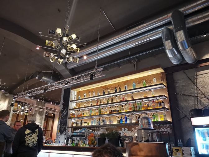 De bar is zeer indrukwekkend