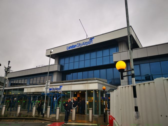 Londen City Airport: het bestaat wel! ;)