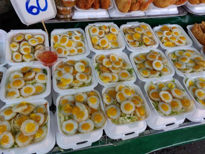 Gebakken kwarteleitjes