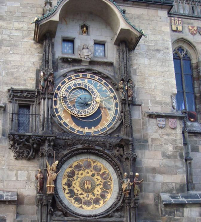 De oude klok van Praag is ook het bekijken waard, zeker op het juiste tijdstip!