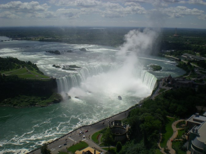 Uitzicht op Horseshoe Falls vanuit de Skylon Tower