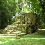 De stad van de Groene Stenen is Yaxchilán in Mexico