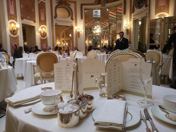 Zo ziet de Palm Court van het Ritz eruit