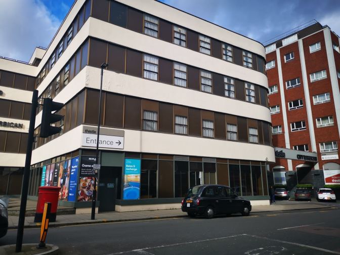 Het Thistle Londen ziet er niet heel spannend uit van de buitenkant