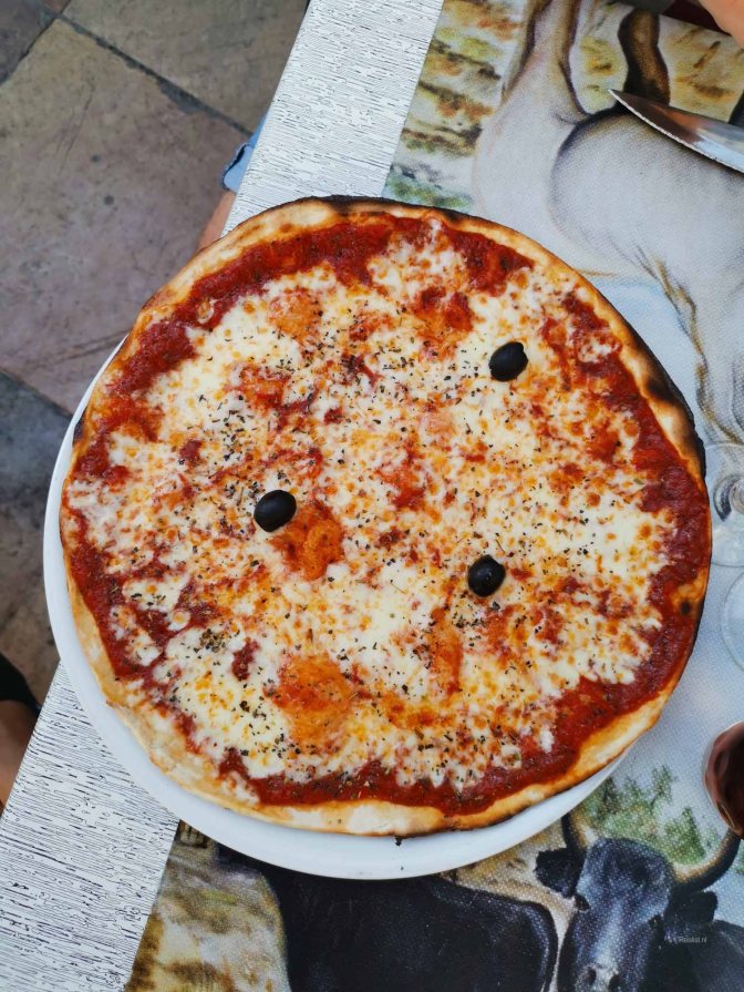 Dit is hem dan, de slechtste pizza in Nimes