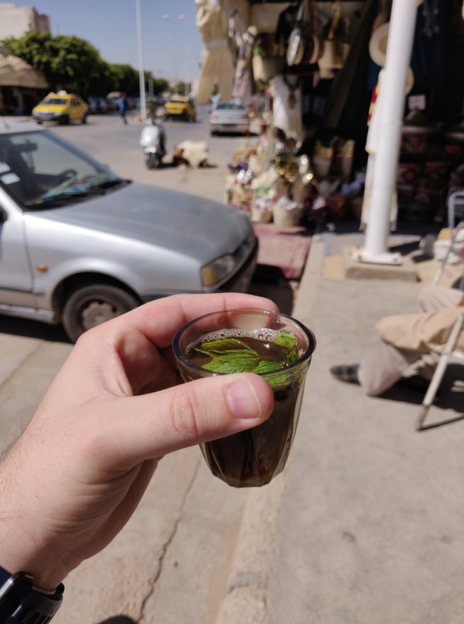 Zoetigheid op straat in Tunesië
