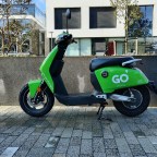 Een elektrische scooter huur je voor de kleine ritjes